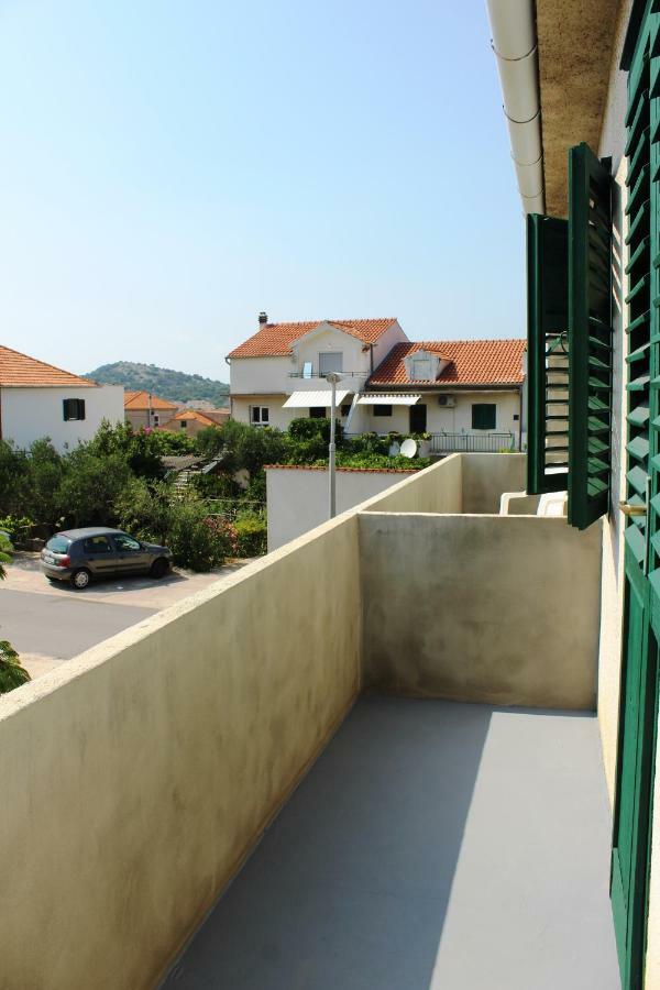 Apartments Markov Murter Bagian luar foto